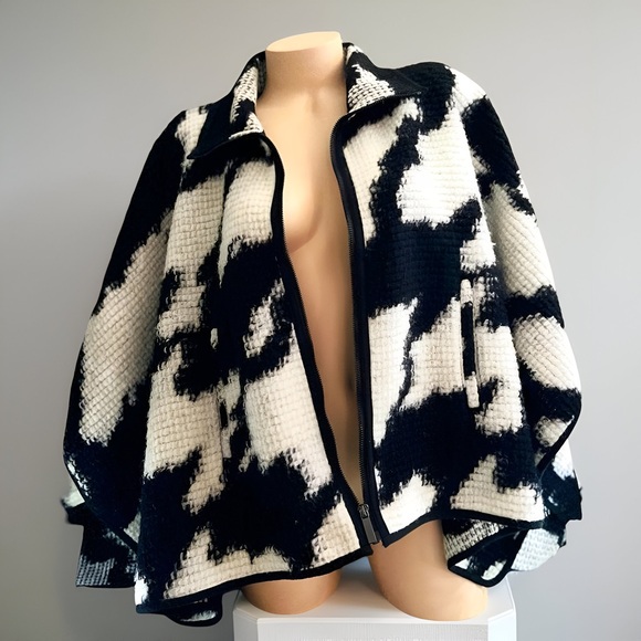 Women’s French Connection Wool Black White Cape Jacket Sweater - Picture 14 of 14